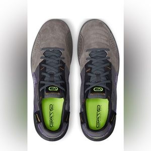 Nike Street Gato Shoes Men/Kids Size 5 or Women size 6.5